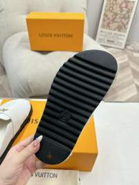Picture of Louis Vuitton Slippers _SKULVsz35-45mnf10091098